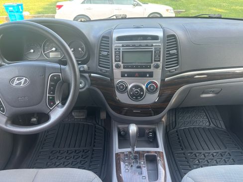 Used 2011 Hyundai Santa Fe GLS image 6