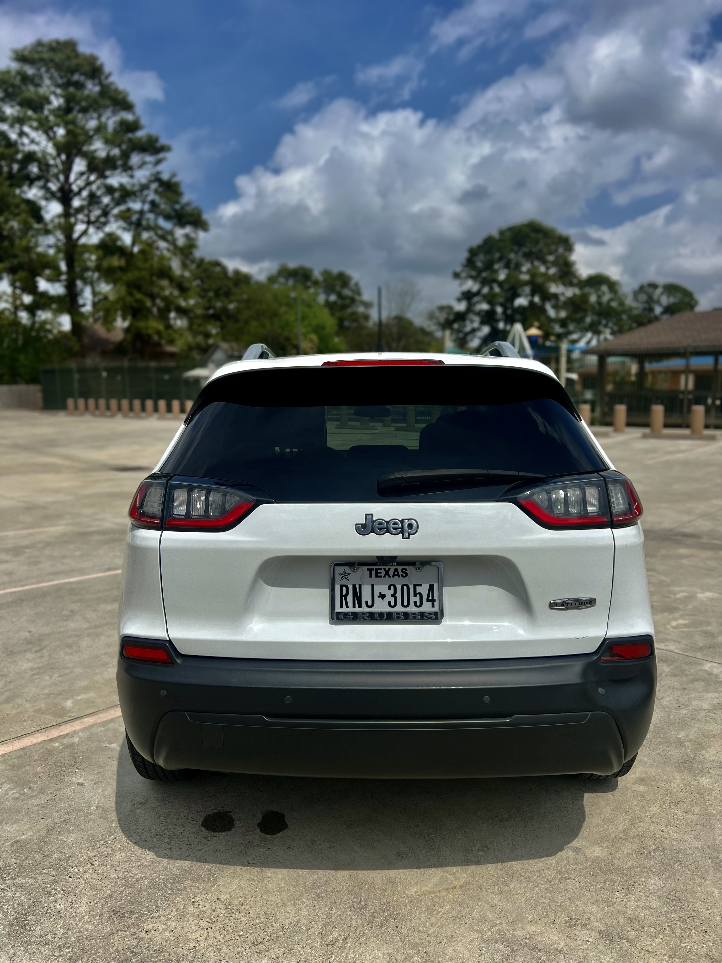 Used 2019 Jeep Cherokee Latitude Plus FWD image 8