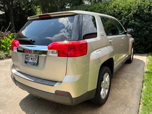 Used 2013 GMC Terrain SLE image 4