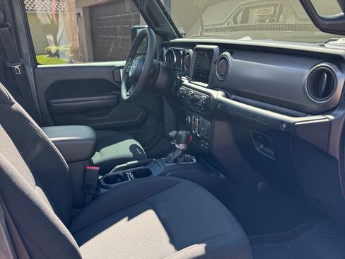 Used 2023 Jeep Wrangler Unlimited Sport image 5