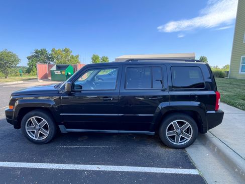 Used 2010 Jeep Patriot Sport FWD image 5