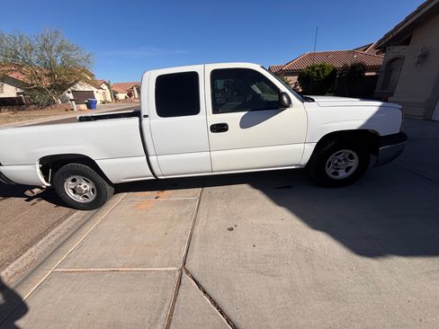 Used 2004 Chevrolet Silverado 1500 W/T image 9