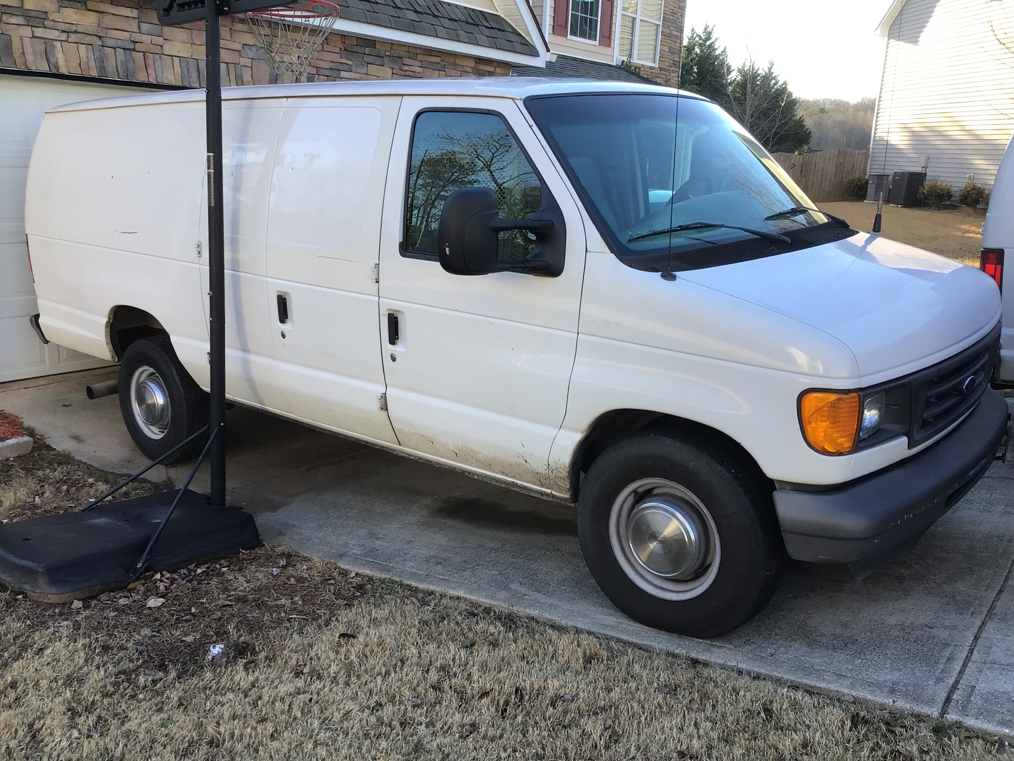 Used 2006 Ford E-350 and Econoline 350 Super Duty RWD image 2