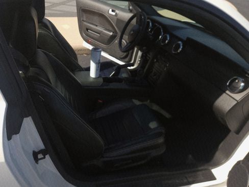 Used 2009 Ford Mustang GT Premium image 5