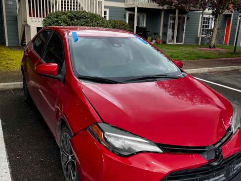 Used 2017 Toyota Corolla LE image 1