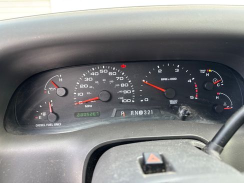 Used 2004 Ford F350 Lariat image 10