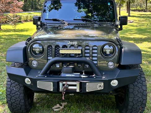 Used 2016 Jeep Wrangler Unlimited Sport w/ Quick Order Package 24S AWD/4WD image 4