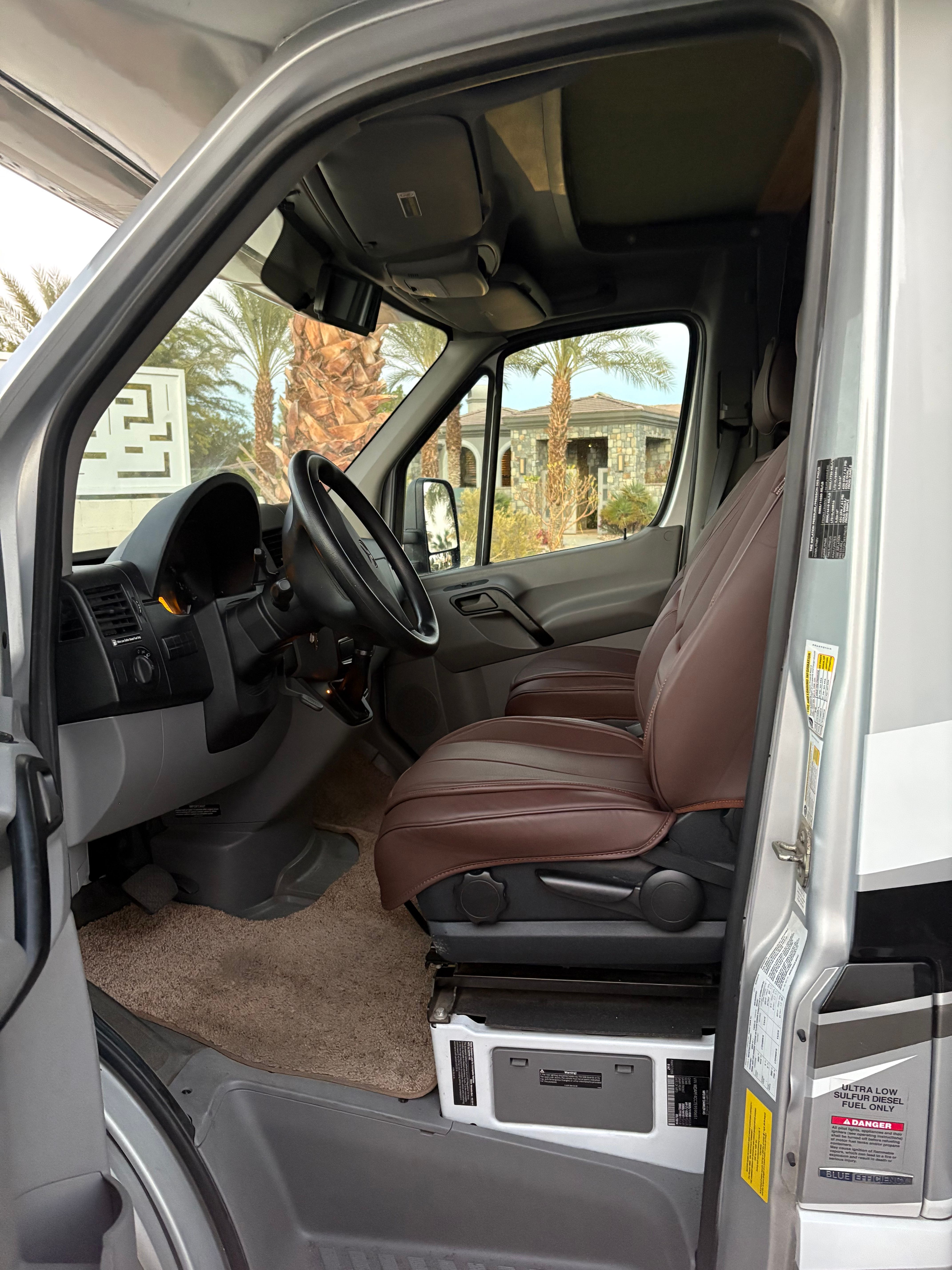 Used 2014 Mercedes-Benz Sprinter 3500 image 9