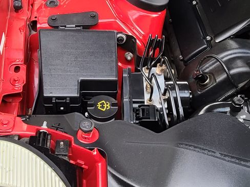 Used 2004 Ford Thunderbird image 14