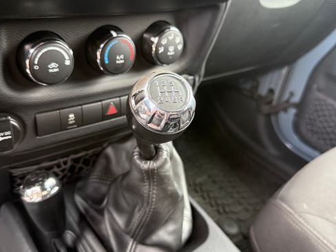 Used 2015 Jeep Wrangler Unlimited Sport AWD/4WD image 15