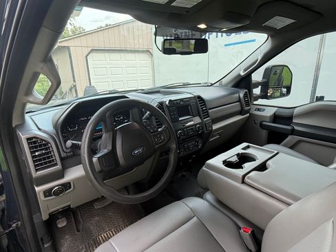 Used 2017 Ford F250 XL w/ Power Equipment Group AWD/4WD image 5