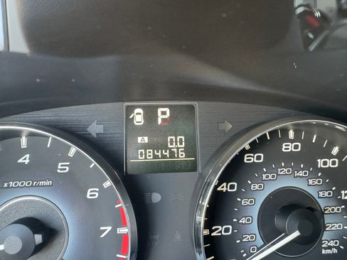 Used 2010 Subaru Outback 2.5i Limited AWD/4WD image 24