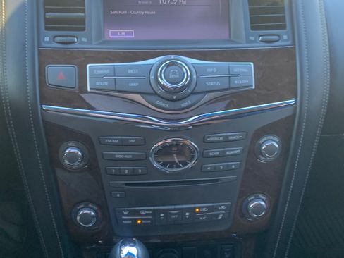 Used 2016 INFINITI QX80 4WD w/ Signature Edition Package image 12