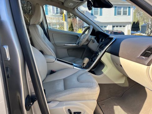 Used 2012 Volvo XC60 3.2 image 11