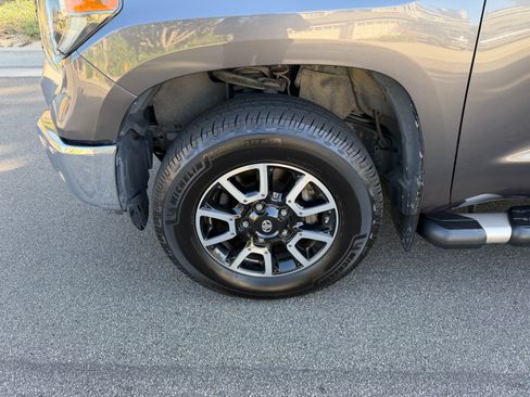 Used 2018 Toyota Tundra SR5 w/ TRD Off Road Package AWD/4WD image 28