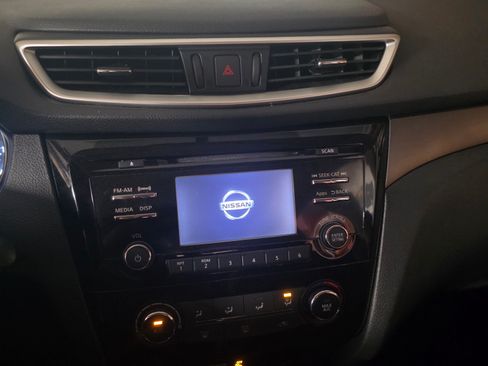 Used 2016 Nissan Rogue S image 15