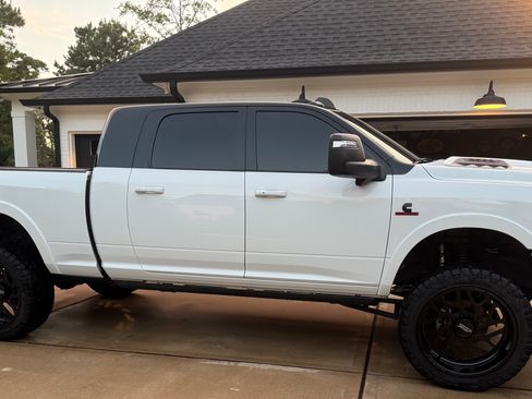 Used 2024 RAM 2500 Limited AWD/4WD image 1