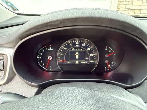 Used 2018 Kia Sorento SX image 9