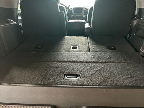Used 2017 GMC Yukon Denali RWD image 12