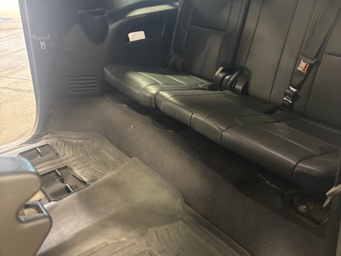 Used 2019 Chevrolet Suburban LT image 16