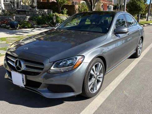 Used 2018 Mercedes-Benz C 300 Sedan image 4
