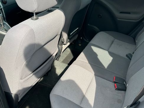 Used 2006 Toyota Matrix XR w/ Extra Value Pkg 1 FWD image 10