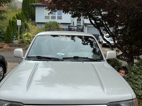 Used 1999 Toyota 4Runner SR5 AWD/4WD image 10