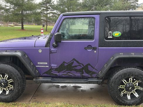 Used 2017 Jeep Wrangler Sport image 5