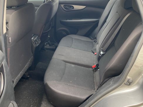 Used 2018 Nissan Rogue Sport S image 9