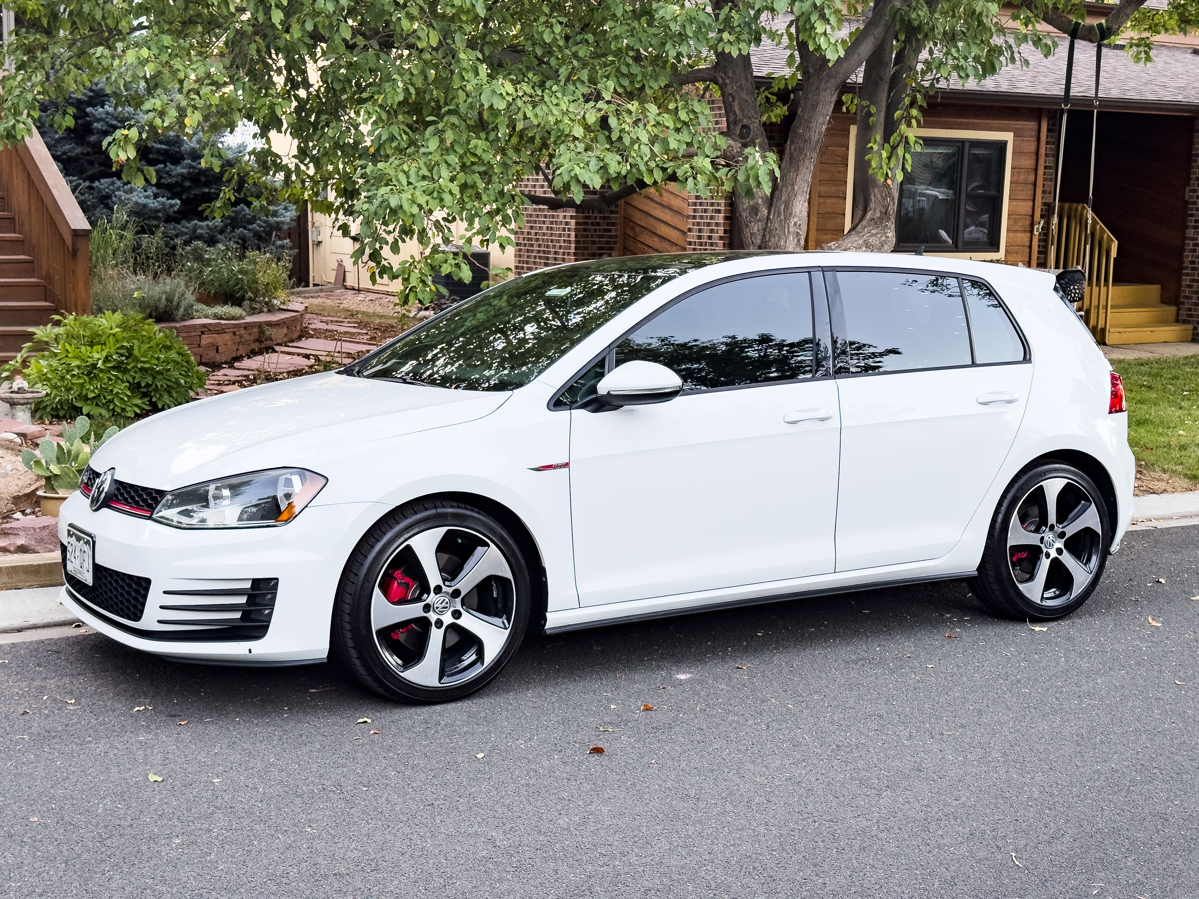 Used 2015 Volkswagen GTI SE FWD image 5