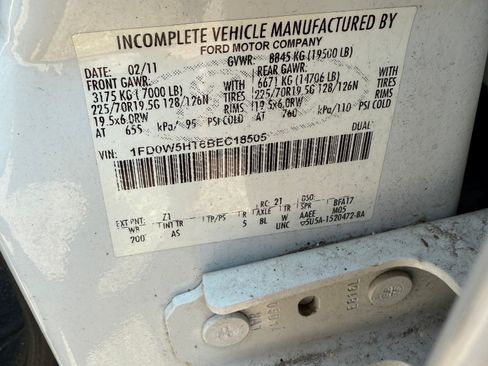 Used 2011 Ford F550 4x4 Crew Cab Super Duty w/ Payload Upgrade Pkg image 6