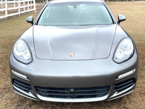 Used 2016 Porsche Panamera image 2