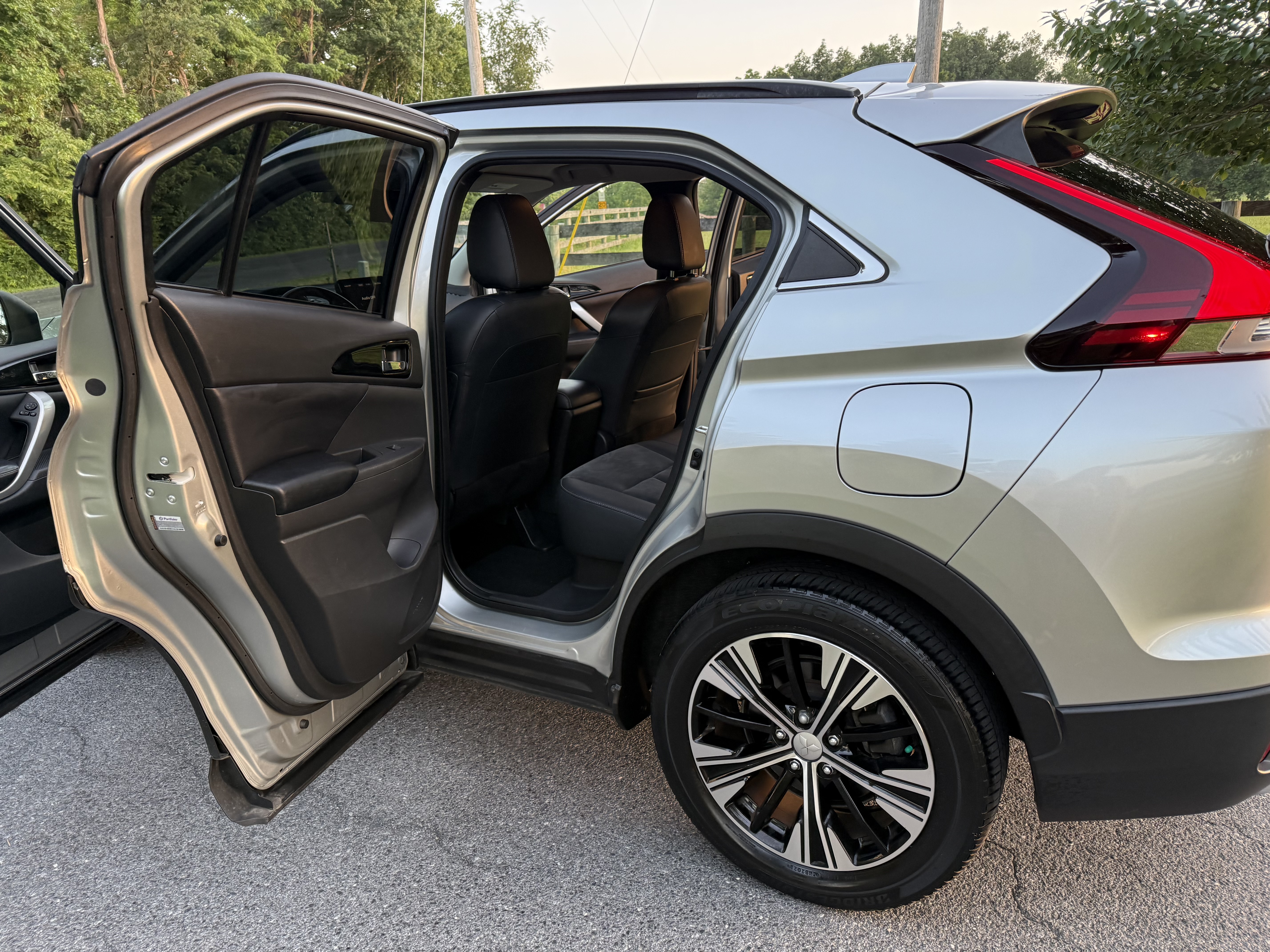 Used 2022 Mitsubishi Eclipse Cross SE AWD/4WD image 12