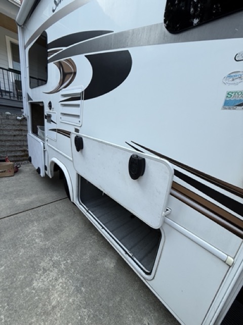 Used 2014 Mercedes-Benz Sprinter 3500 image 16