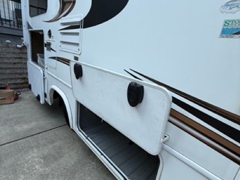 Used 2014 Mercedes-Benz Sprinter 3500 image 16