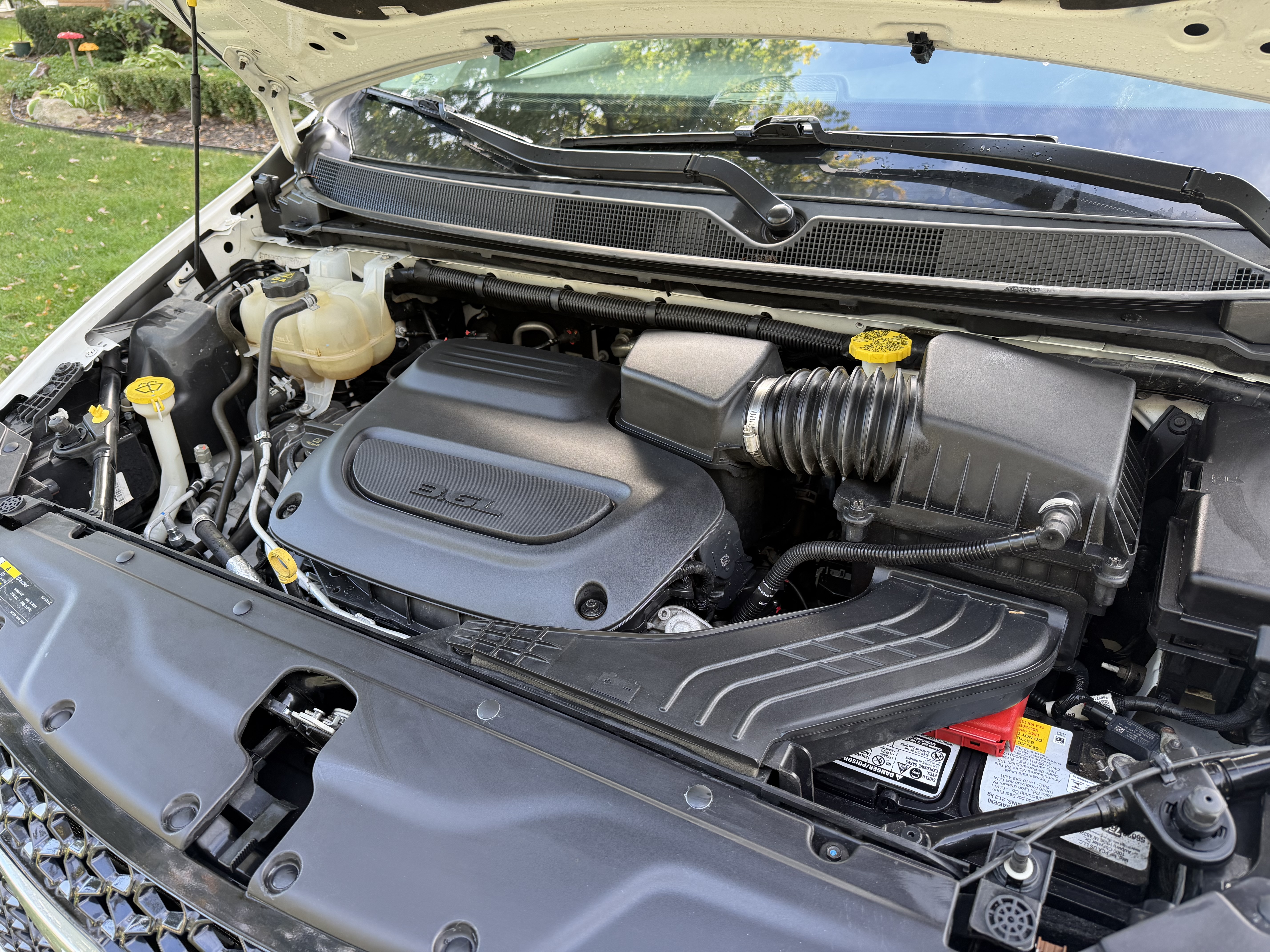 Used 2021 Chrysler Pacifica Limited AWD/4WD image 16