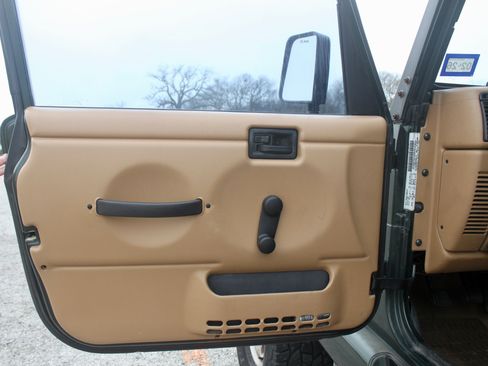 Used 1998 Jeep Wrangler Sahara image 16