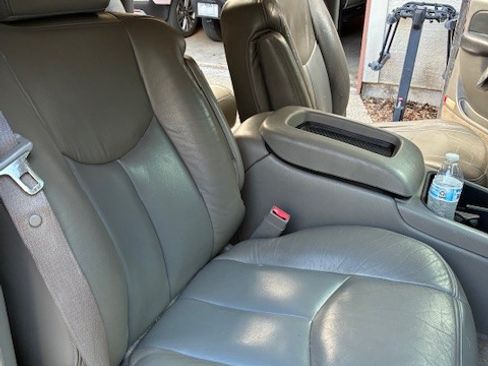 Used 2003 GMC Yukon XL 2500 SLT w/ 1SD Preferred Equipment Group image 12