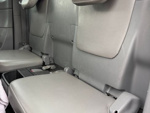 Used 2015 Toyota Tacoma 4x4 Access Cab V6 w/ SR Package image 10