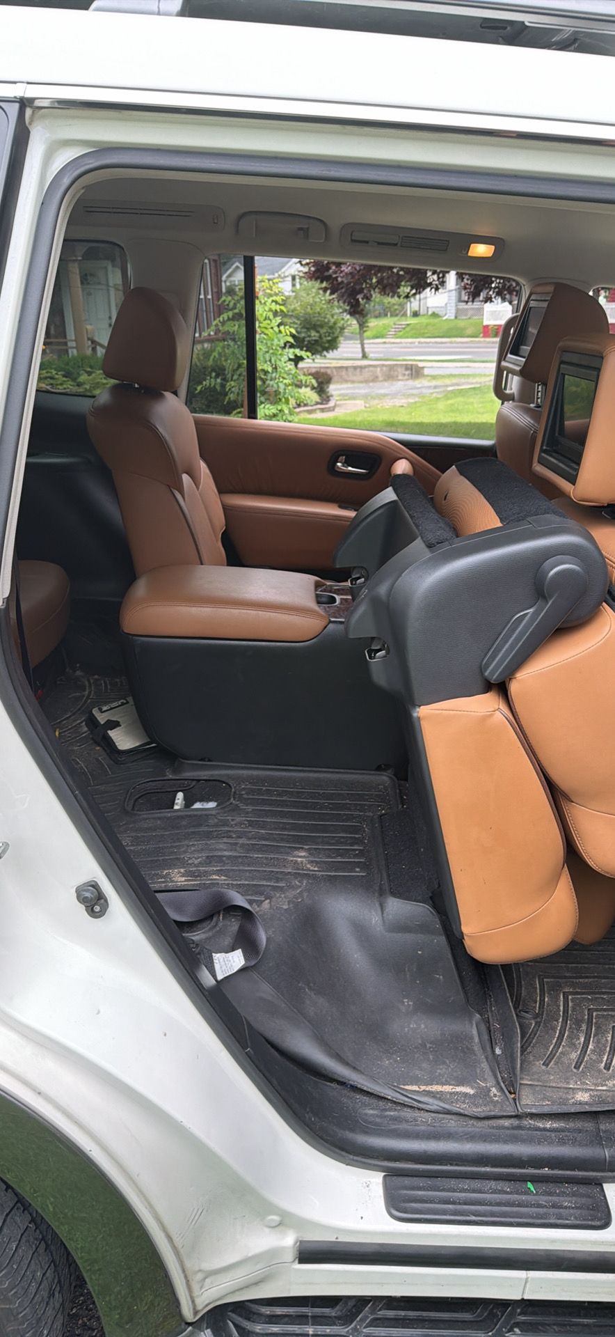 Used 2017 Nissan Armada Platinum w/ Captain Seat Package AWD/4WD image 9