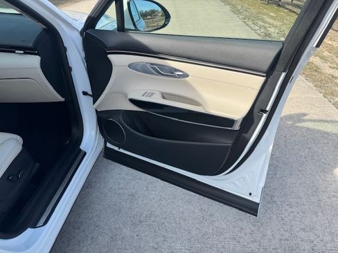 Used 2026 Genesis GV70 2.5T image 13