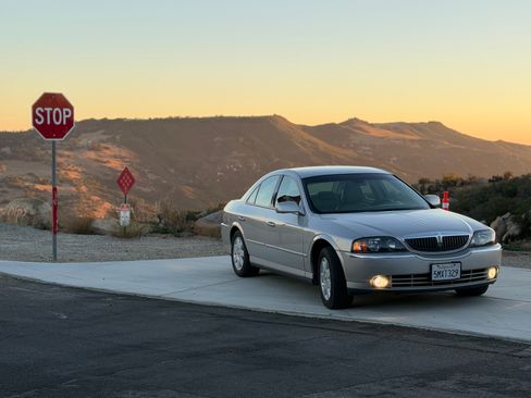 Used 2005 Lincoln LS RWD image 2