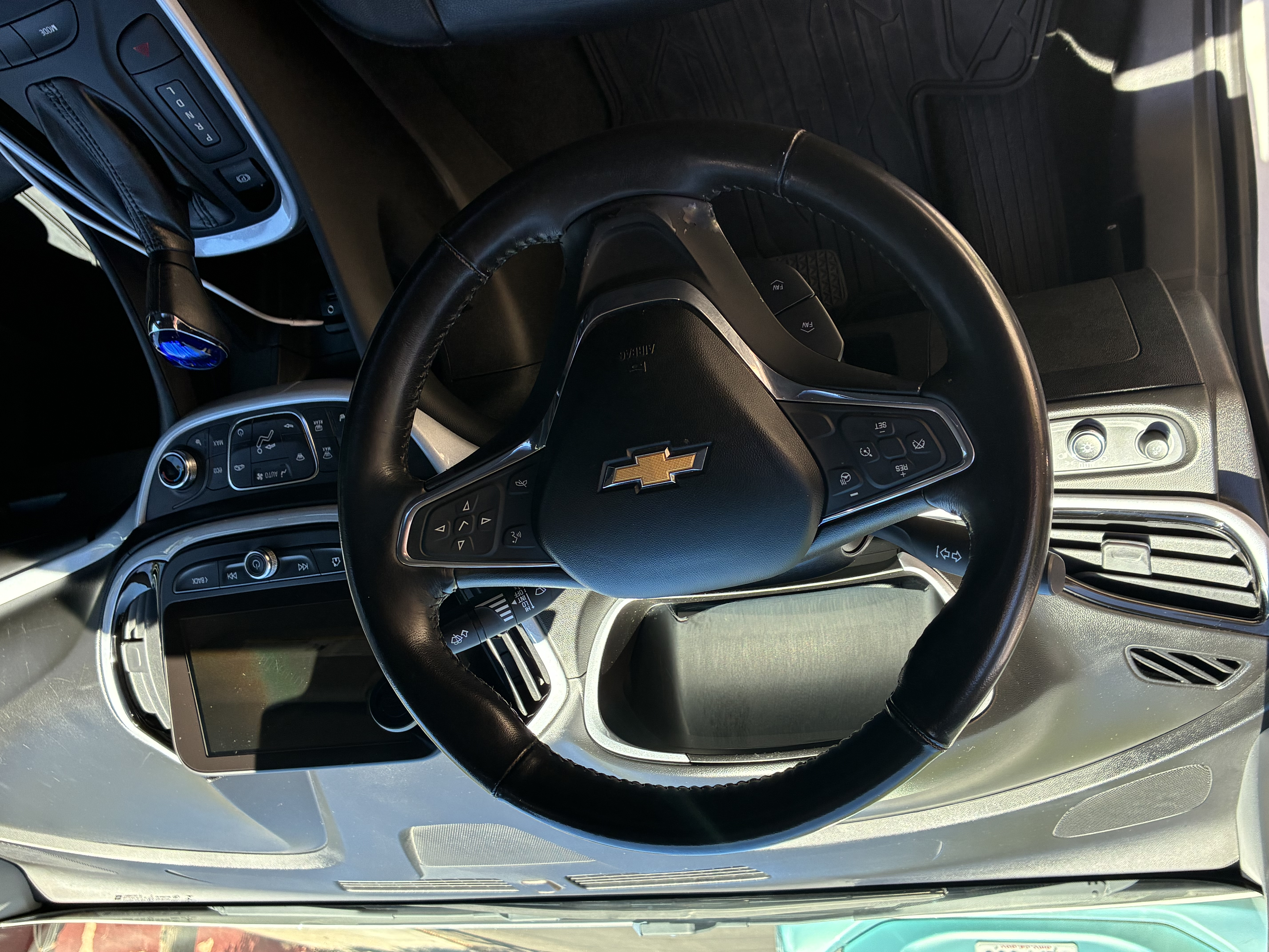 Used 2017 Chevrolet Volt LT w/ Comfort Package FWD image 9