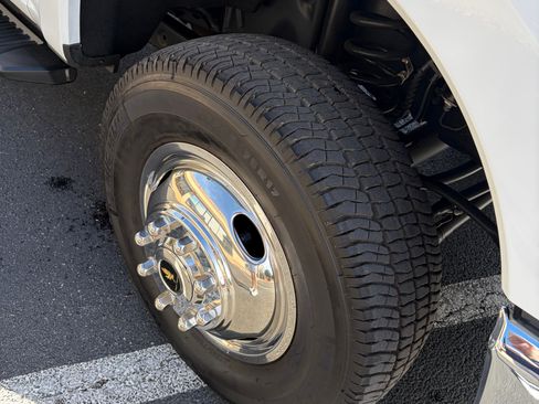 Used 2024 Ford F350 XLT w/ Camper Package image 20