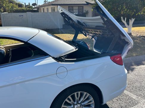 Used 2013 Chrysler 200 Limited image 8