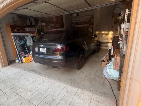 Used 2019 Bentley Bentayga image 11