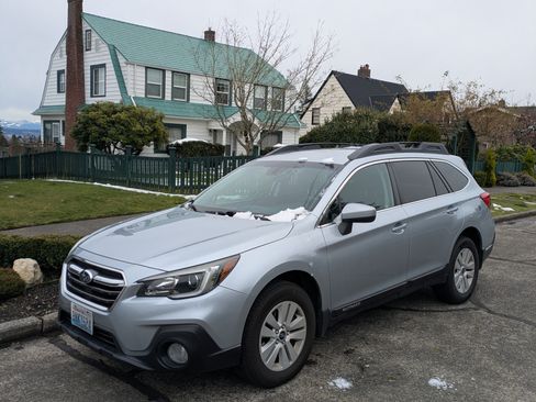 Used 2019 Subaru Outback 2.5i Premium image 8