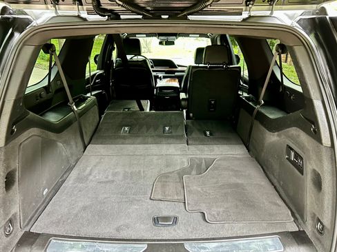 Used 2023 Cadillac Escalade ESV Luxury RWD image 29