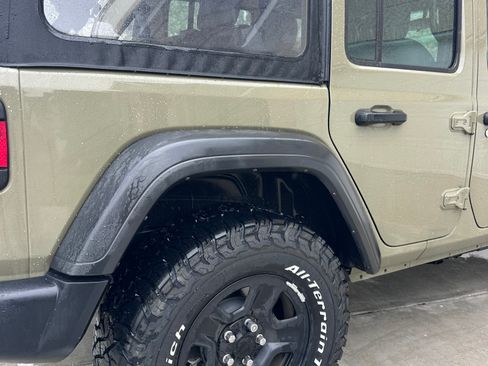 Used 2025 Jeep Wrangler Unlimited Sport AWD/4WD image 5