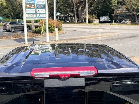 Used 2024 Chevrolet Silverado 1500 High Country w/ Technology Package image 17